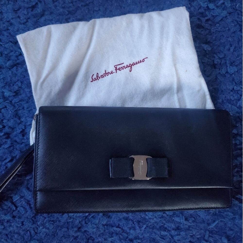 Salvatore Ferragamo Vara Bow Saffiano Wristlet Black